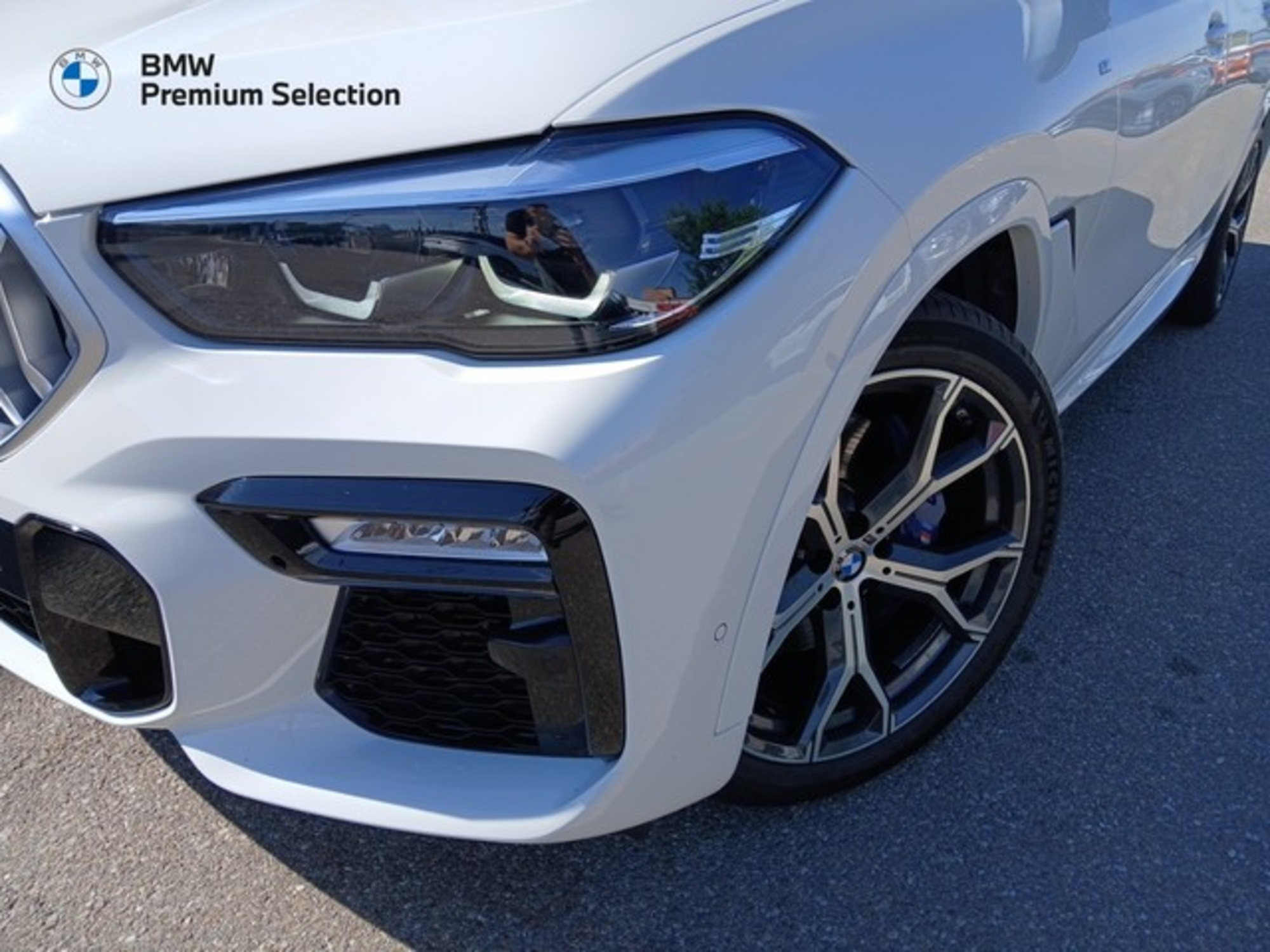 Renting BMW X6 xDrive30d 210 kW (286 CV) 2