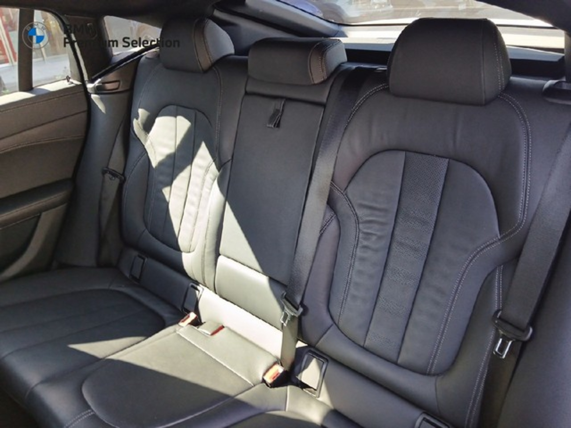 Renting BMW X6 xDrive30d 210 kW (286 CV) 2