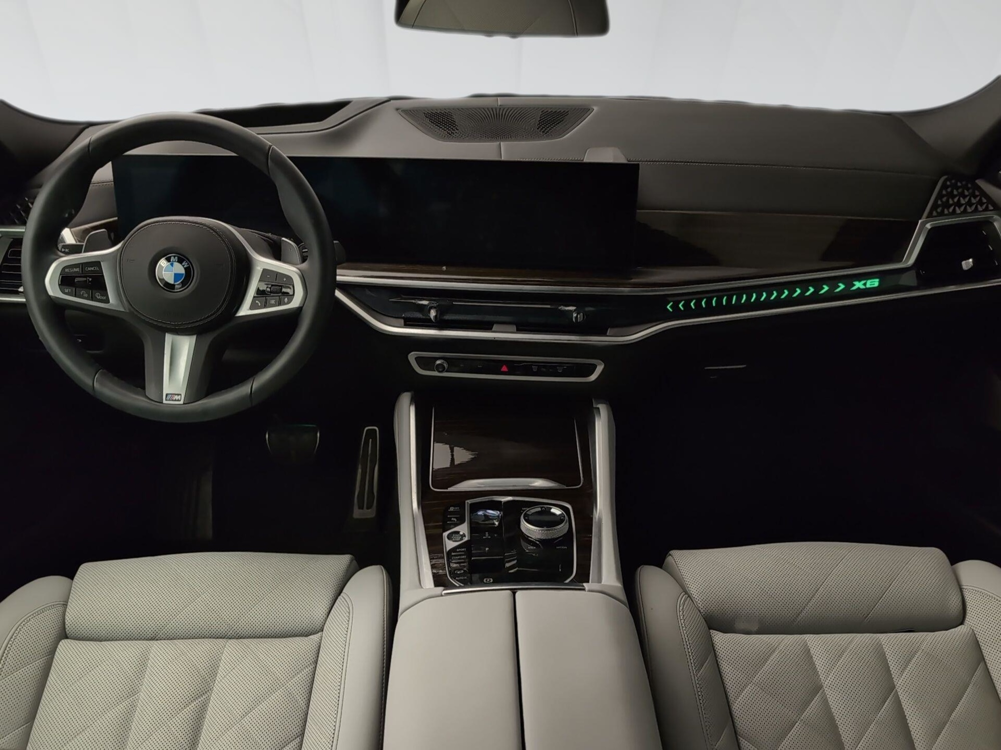 Renting BMW X6 xDrive40d M Sport 259 kW (352 CV) 2