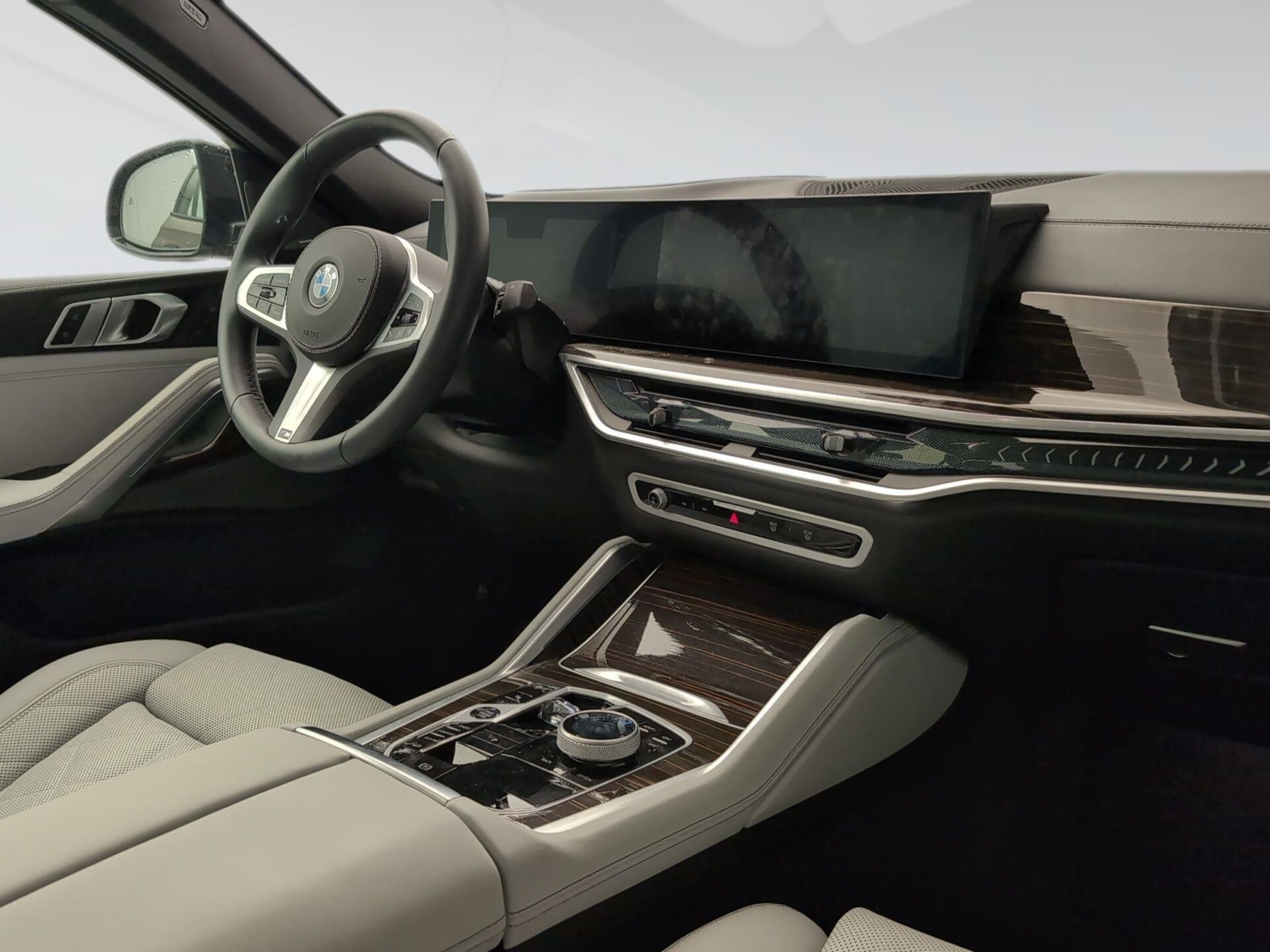 Renting BMW X6 xDrive40d M Sport 259 kW (352 CV) 2