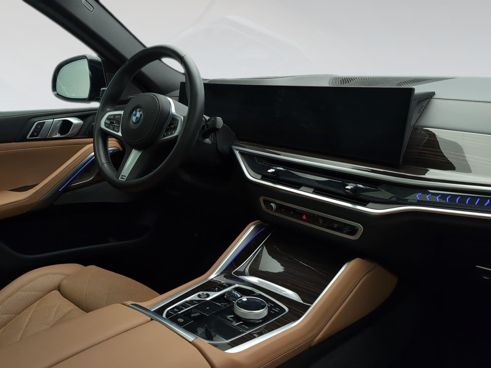 Renting BMW X6 xDrive40d M Sport 259 kW (352 CV)