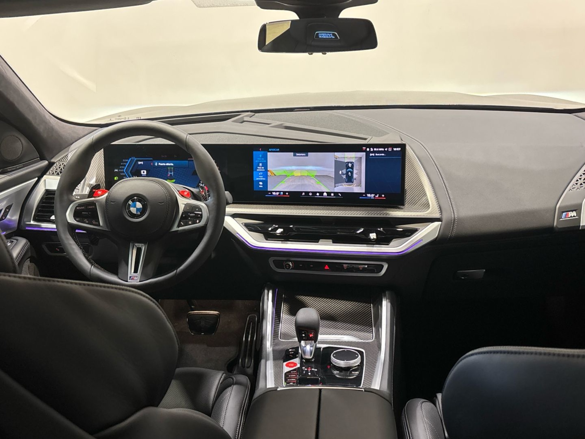 Renting BMW XM 50e 350 kW (476 CV) 7