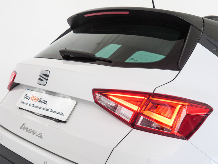 Renting SEAT Arona 1.0 TSI Style Special Edition DSG 85 kW (115 CV) Ocasión 3