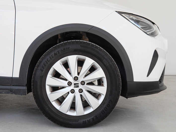 Renting SEAT Arona 1.0 TSI Style XM 85 kW (115 CV) Ocasión 4