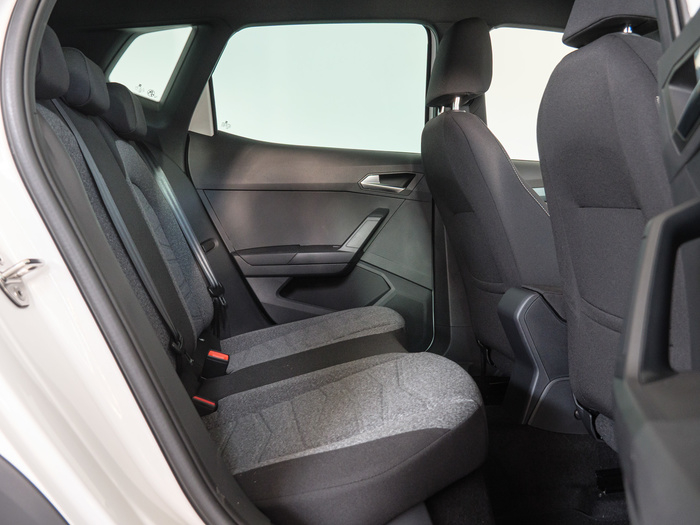 Renting SEAT Arona 1.0 TSI Xperience Special Edition 85 kW (115 CV) Ocasión 1