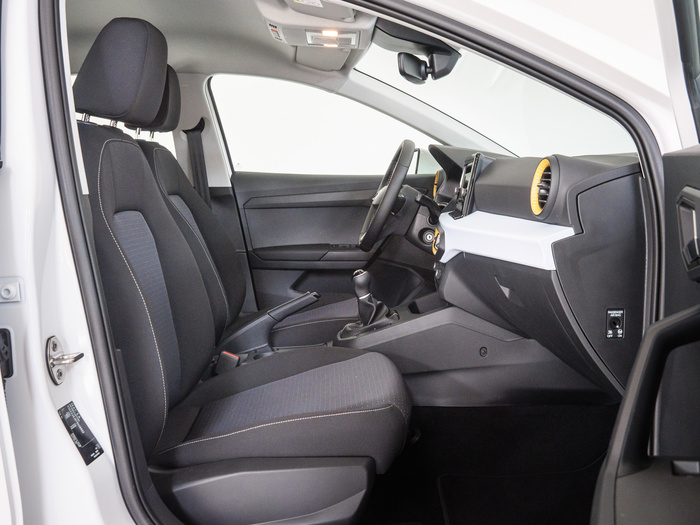Renting SEAT Ibiza 1.0 TSI S&S Style XM 85 kW (115 CV) Ocasión