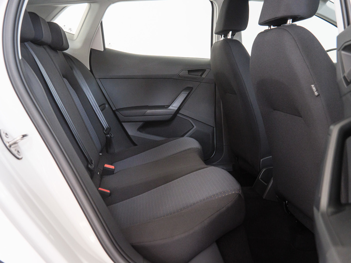 Renting SEAT Ibiza 1.0 TSI S&S Style XM 85 kW (115 CV) Ocasión 2