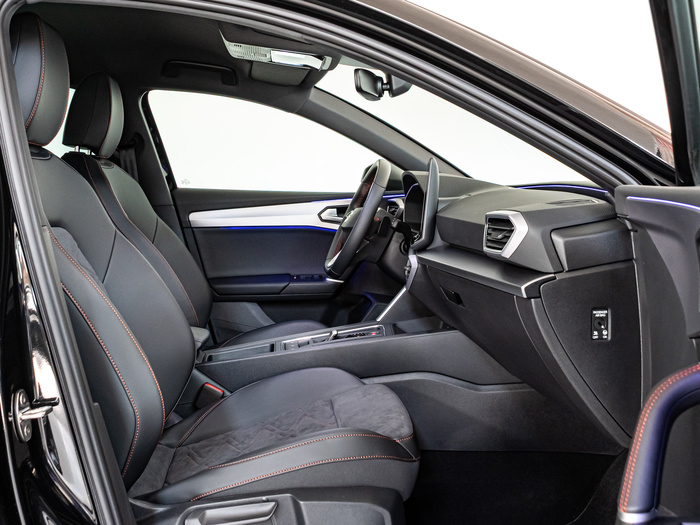 Renting SEAT León 1.5 eTSI S&S FR Special Edition DSG 110 kW (150 CV) Ocasión