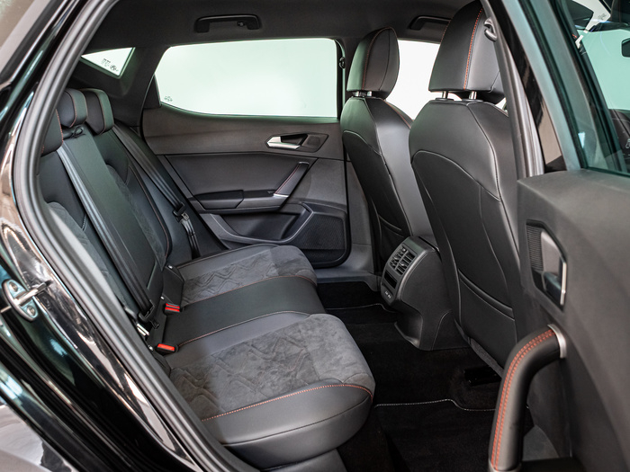 Renting SEAT León 1.5 eTSI S&S FR Special Edition DSG 110 kW (150 CV) Ocasión