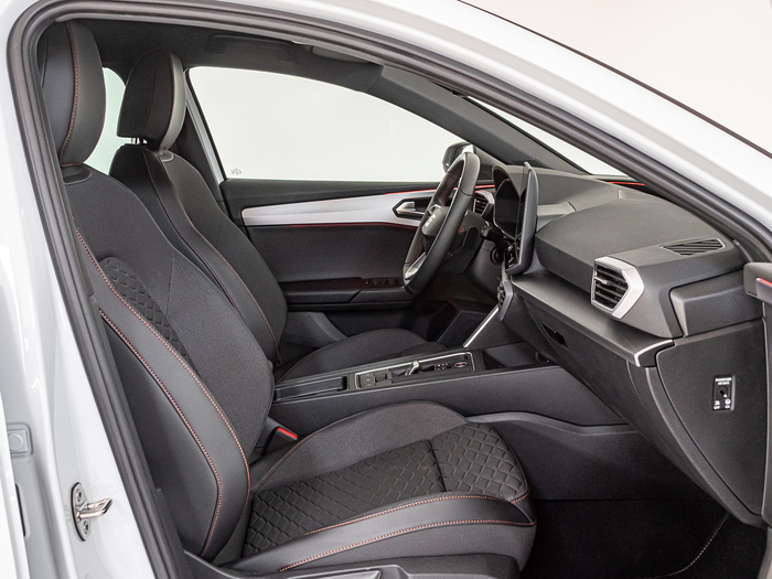 Renting SEAT León 2.0 TDI S&S FR XS 110 kW (150 CV) Ocasión