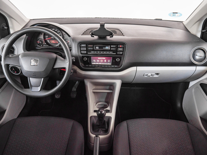 Renting SEAT Mii 1.0 Style Edition Plus 55 kW (75 CV) Ocasión