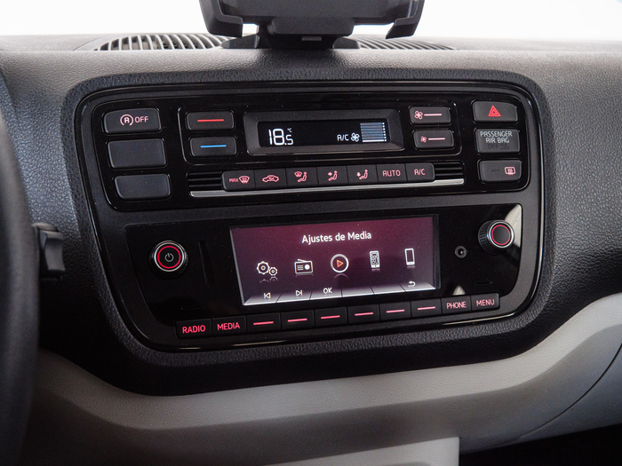 Renting SEAT Mii 1.0 Style Edition Plus 55 kW (75 CV) Ocasión