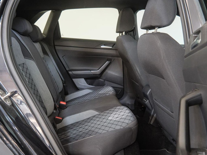 Renting Volkswagen Polo R-Line 1.0 TSI 81 kW (110 CV) DSG Ocasión