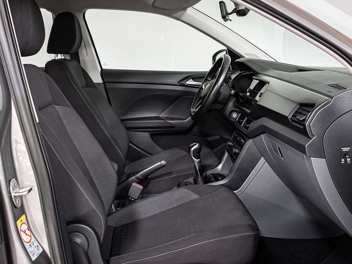 Renting Volkswagen T-Cross Advance 1.0 TSI 81 kW (110 CV) Ocasión 4