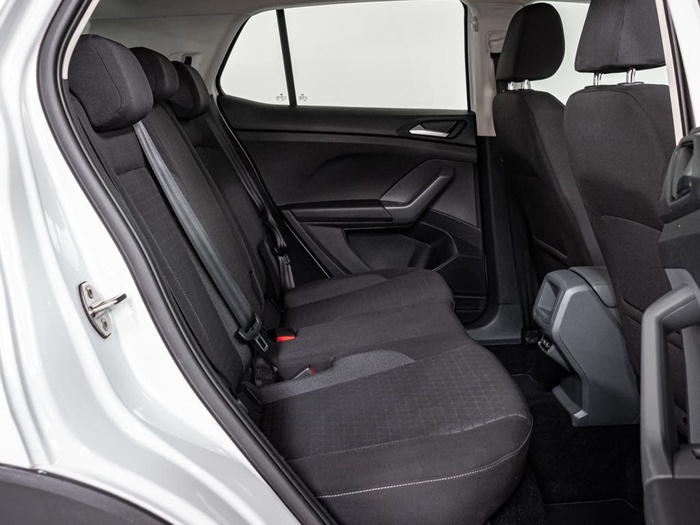 Renting Volkswagen T-Cross Advance 1.0 TSI 81 kW (110 CV) Ocasión 4