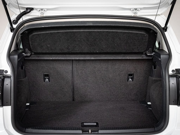 Renting Volkswagen T-Cross Advance 1.0 TSI 81 kW (110 CV) Ocasión 4