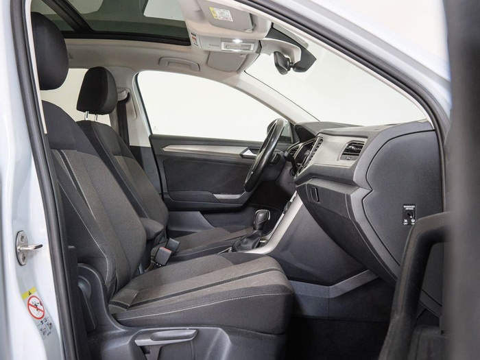 Renting Volkswagen T-Roc Advance Style 1.5 TSI 110 kW (150 CV) DSG Ocasión