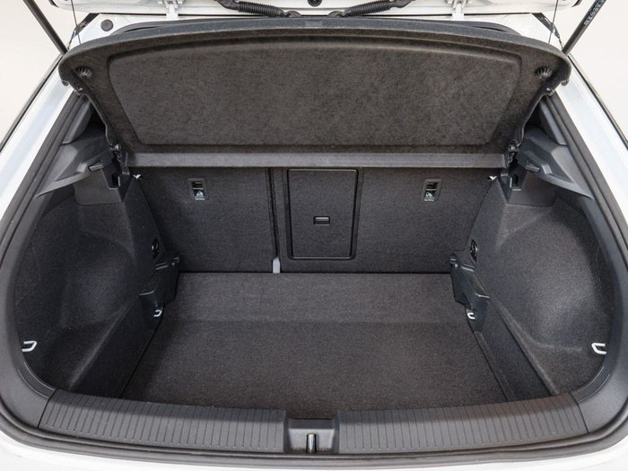 Renting Volkswagen T-Roc Advance Style 1.5 TSI 110 kW (150 CV) DSG Ocasión