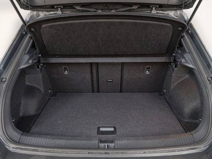 Renting Volkswagen T-Roc R-Line 1.0 TSI 85 kW (116 CV) Ocasión 3