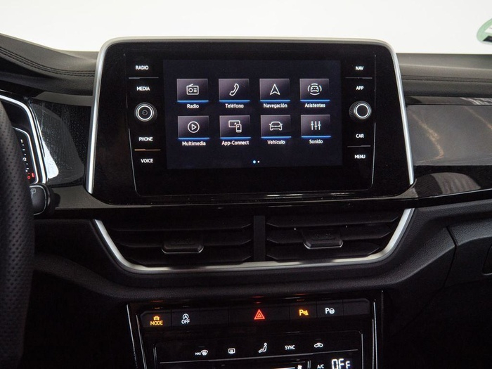 Renting Volkswagen T-Roc R-Line 1.0 TSI 85 kW (116 CV) Ocasión 4