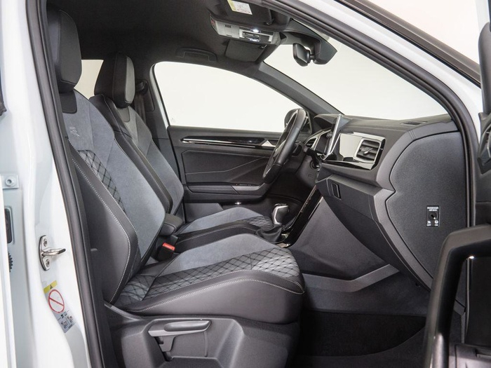 Renting Volkswagen T-Roc R-Line 1.5 TSI 110 kW (150 CV) DSG Ocasión 2
