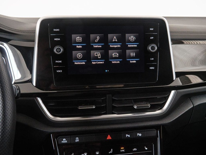 Renting Volkswagen T-Roc R-Line 1.5 TSI 110 kW (150 CV) DSG Ocasión 2