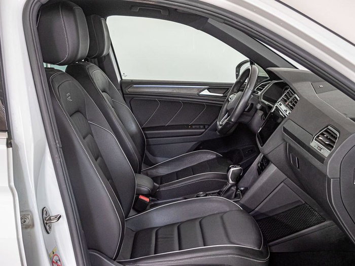 Renting Volkswagen Tiguan R-Line 2.0 TDI 4Motion 110 kW (150 CV) DSG Ocasión