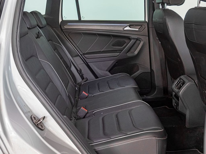 Renting Volkswagen Tiguan R-Line 2.0 TDI 4Motion 110 kW (150 CV) DSG Ocasión