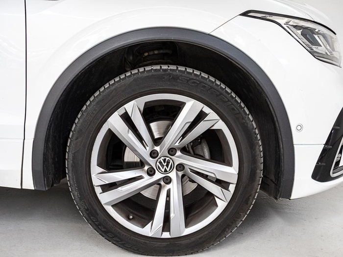 Renting Volkswagen Tiguan R-Line 2.0 TDI 4Motion 110 kW (150 CV) DSG Ocasión
