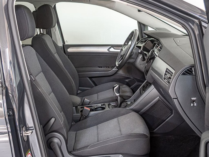 Renting Volkswagen Touran Advance 2.0 TDI 90 kW (122 CV) Ocasión