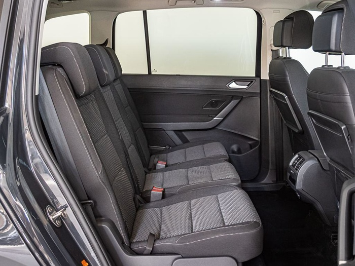 Renting Volkswagen Touran Advance 2.0 TDI 90 kW (122 CV) Ocasión