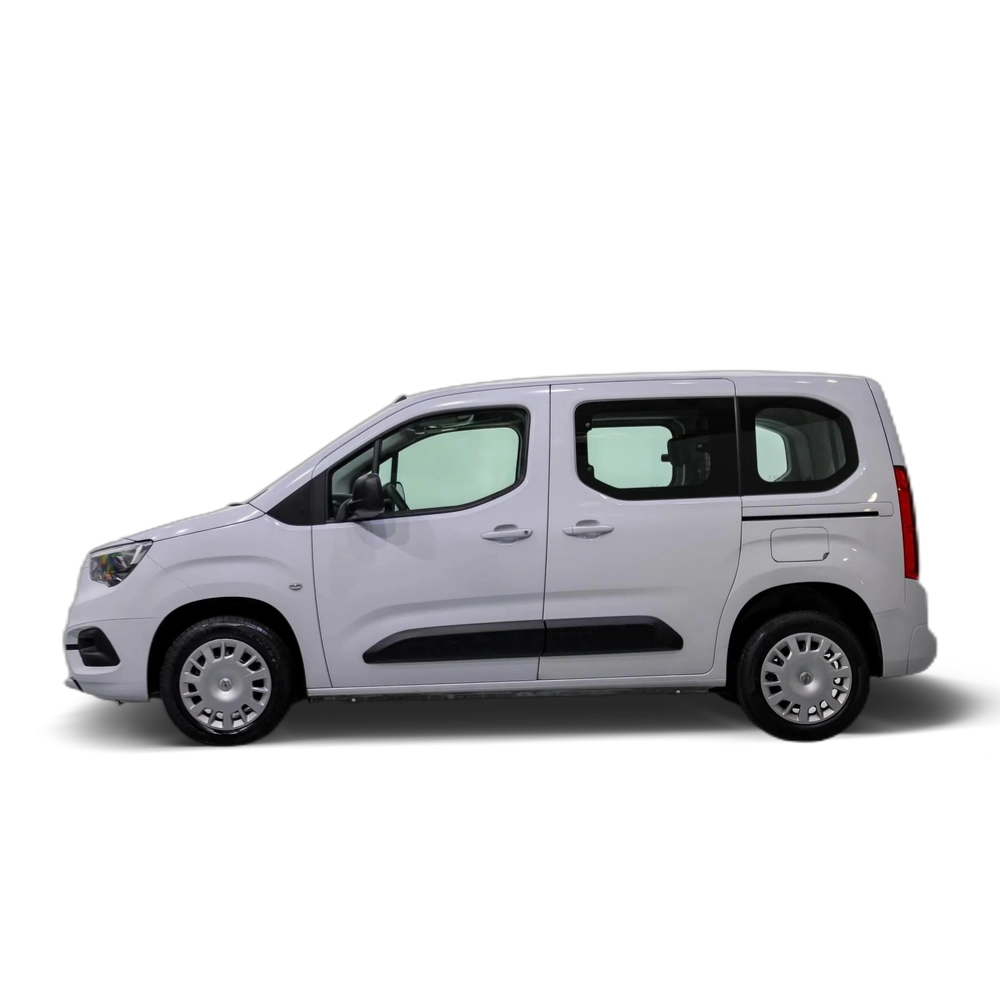 Renting OPEL Combo Life 1.5TD S&amp;S L Business Edition Plus 100