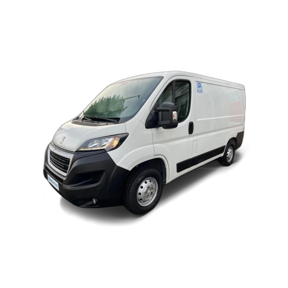 Renting Peugeot Boxer Furgón 2.2BlueHDI 330 L1H1 Pack S&amp;S 120 Blanco