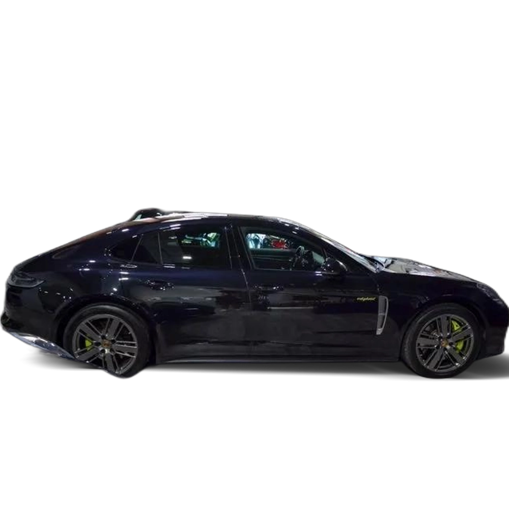 Renting PORSCHE Panamera 4 E-Hybrid Platinum Edition Aut. 1