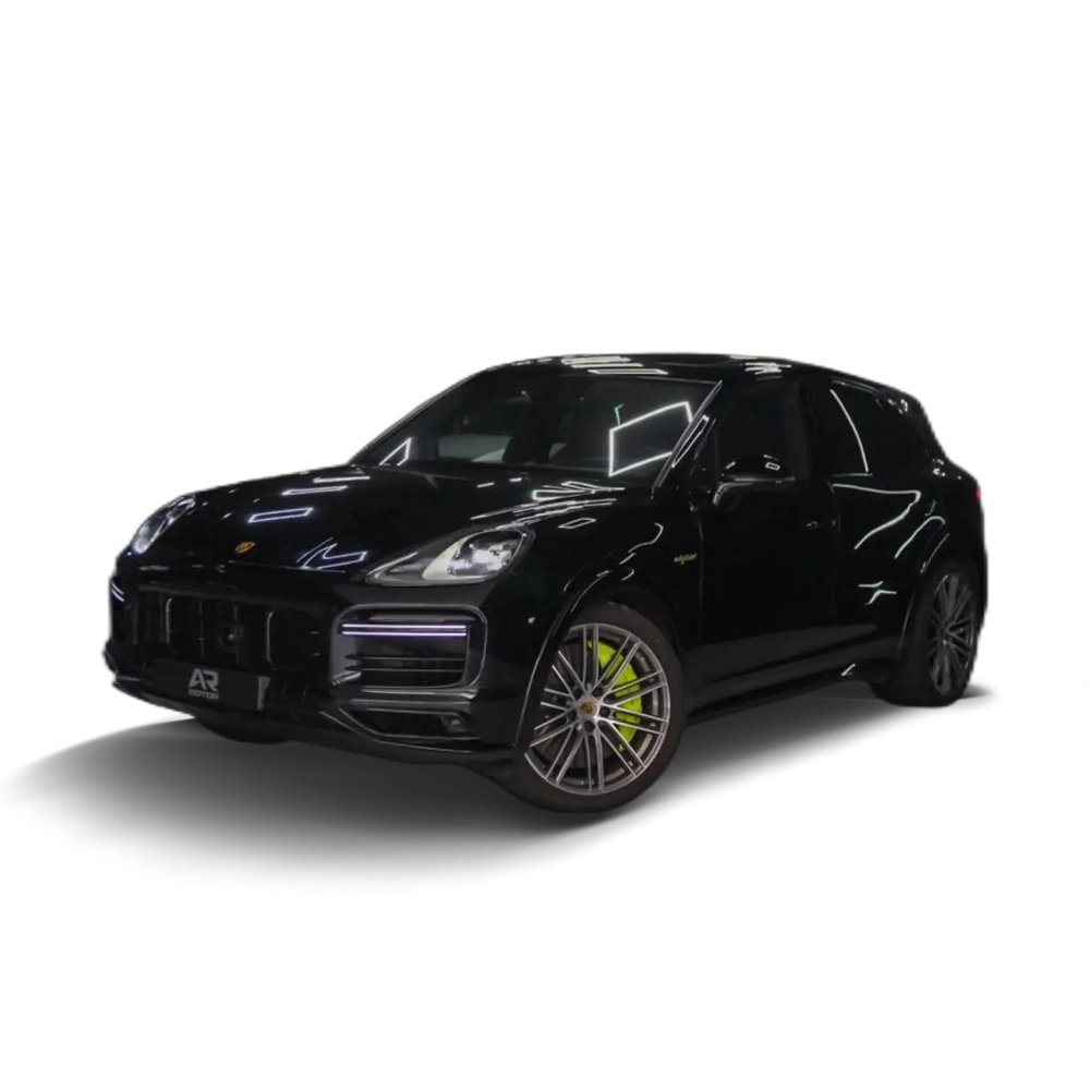 Renting Porsche Cayenne Turbo S E-Hybrid Coupé Aut. Negro 1