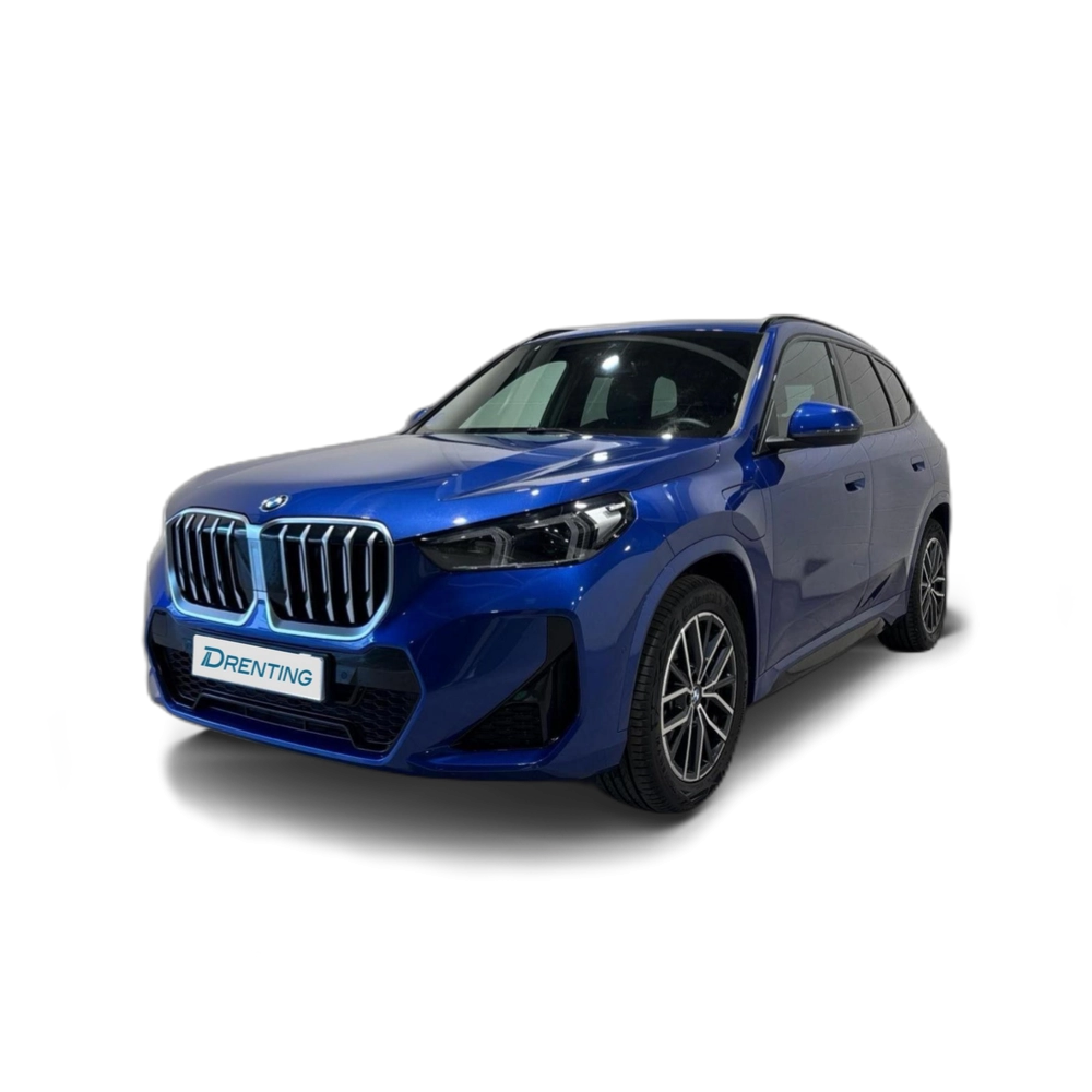 Renting BMW X1 xDrive25e 180 kW (245 CV) 7 4